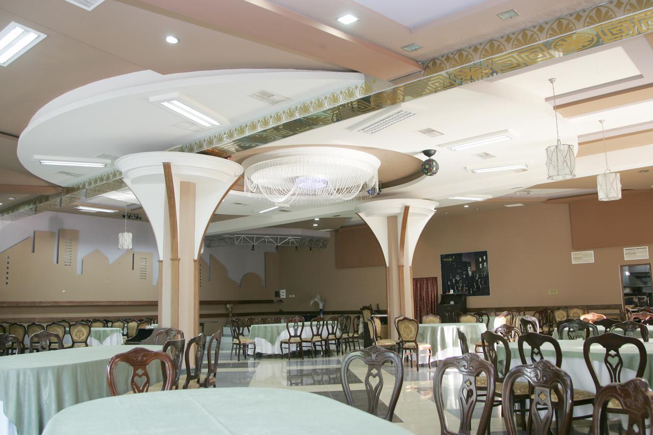 Eleon Hotel Кутаиси Екстериор снимка