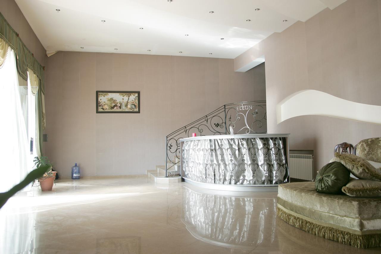 Eleon Hotel Кутаиси Екстериор снимка