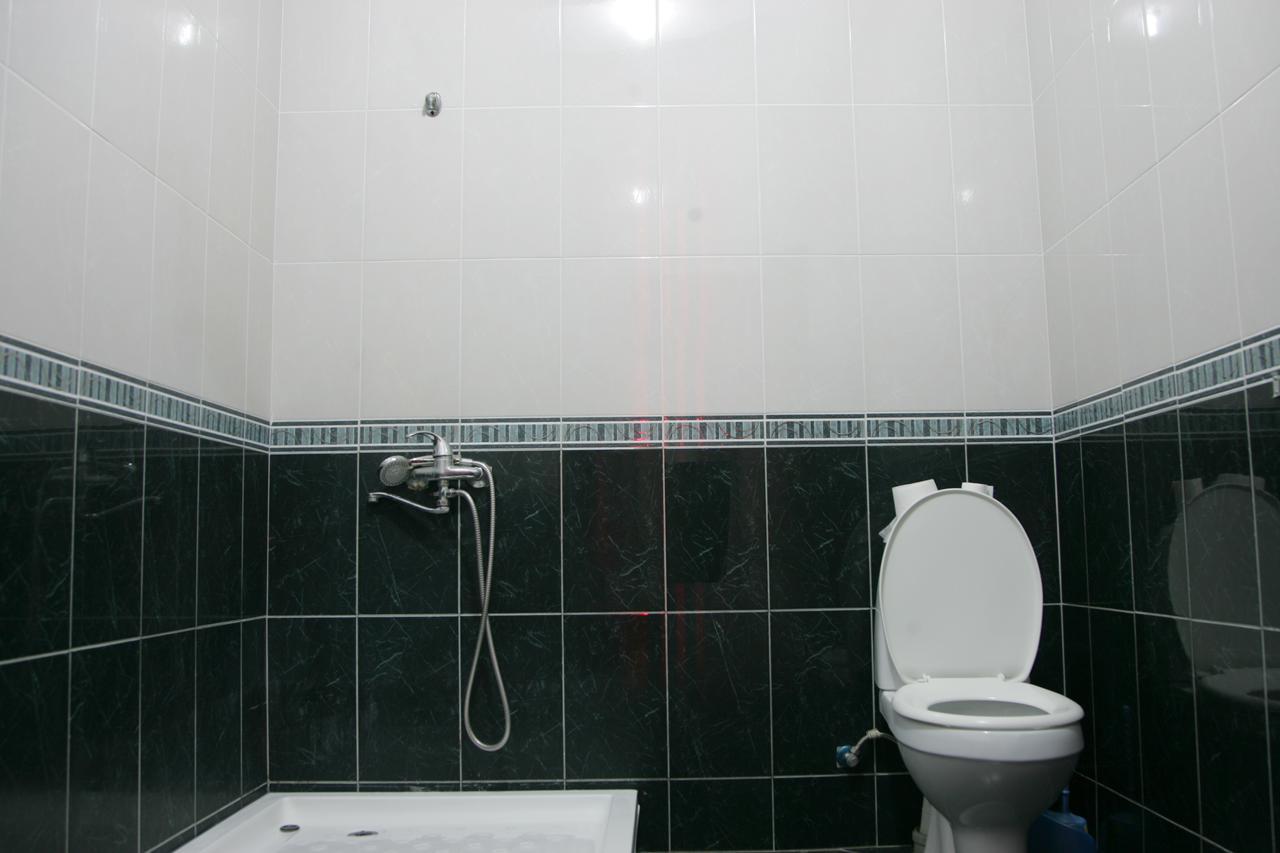 Eleon Hotel Кутаиси Екстериор снимка