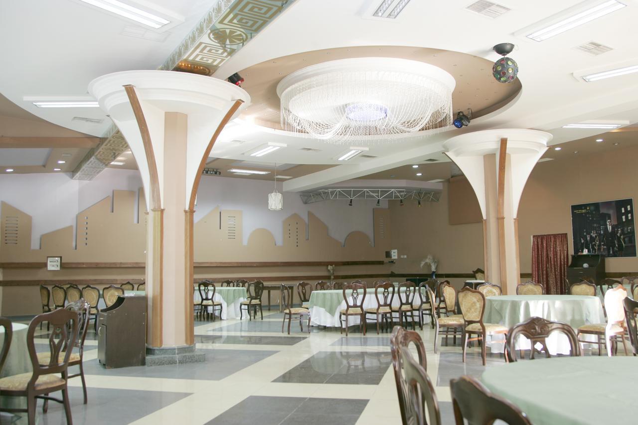 Eleon Hotel Кутаиси Екстериор снимка