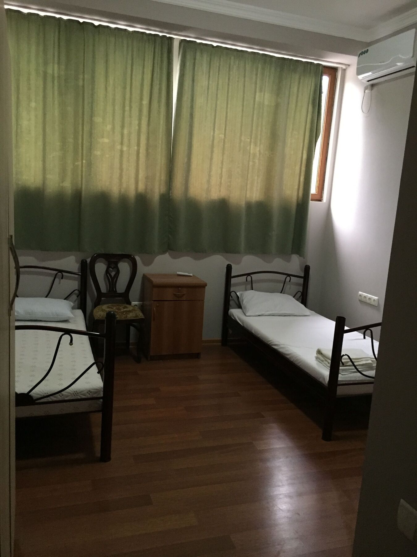 Eleon Hotel Кутаиси Екстериор снимка